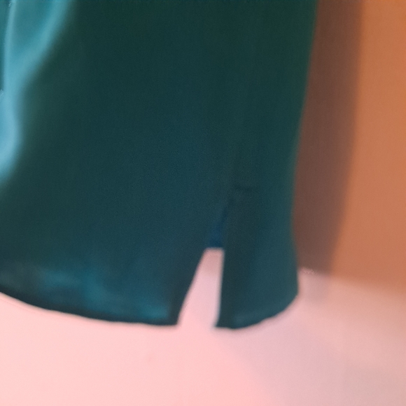 Clio Tawdy Green Crewneck Sleeveless Silk Top - 6 - Picture 6 of 9